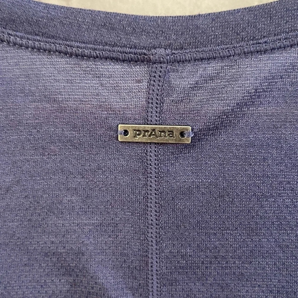 Women’s Prana blue long sleeve athleisure lightweight shirt Large - Picture 4 of 5